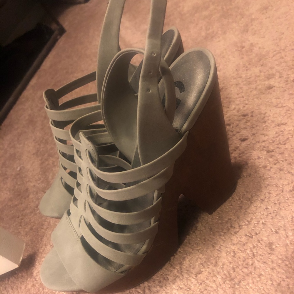 Women’s size 9 wedges